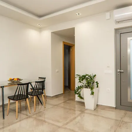 Jarko Luxury Argoulidhés